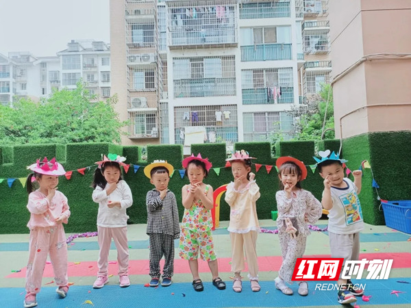 萌娃们的“睡衣”打卡。图片来源：芙蓉区东岸锦城幼儿园.jpg