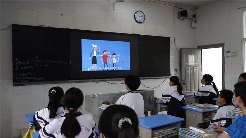 6.2世界无烟日宣传进校园.mp4_20200602_160137.366.jpg