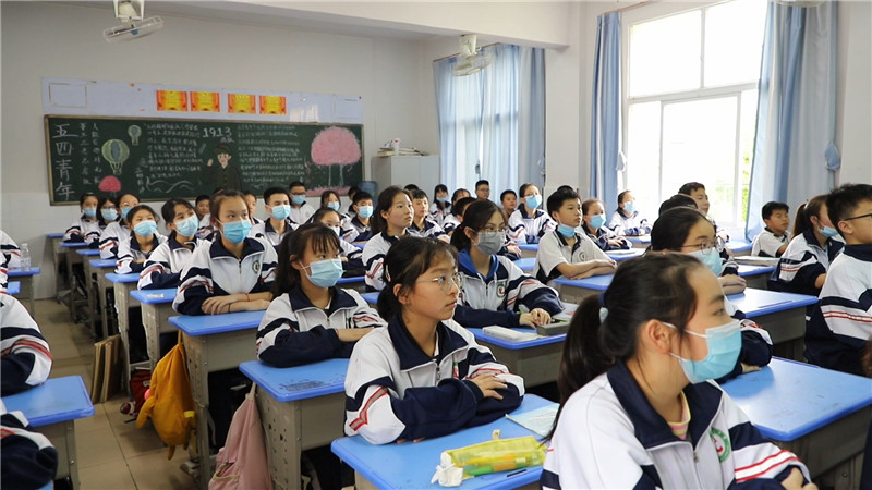 6.2世界无烟日宣传进校园.mp4_20200602_160117.519.jpg