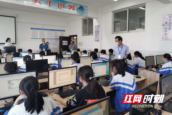 信息技术考核现场.jpg