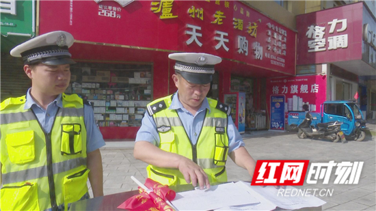 交警文明劝导 (8).jpg