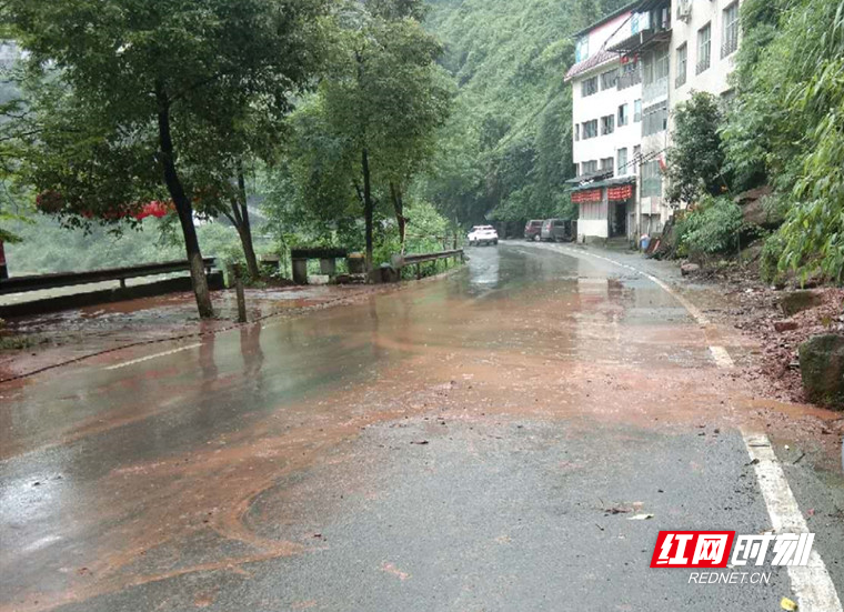 清理之后的路面.jpg