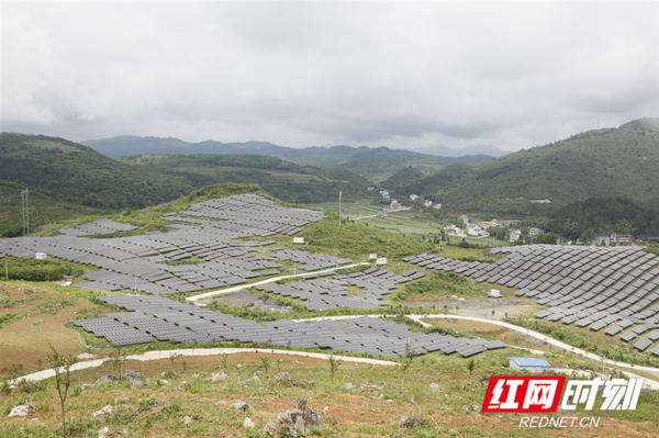 永顺县紫阳光伏电站毛土坪村光伏发电全貌.jpg