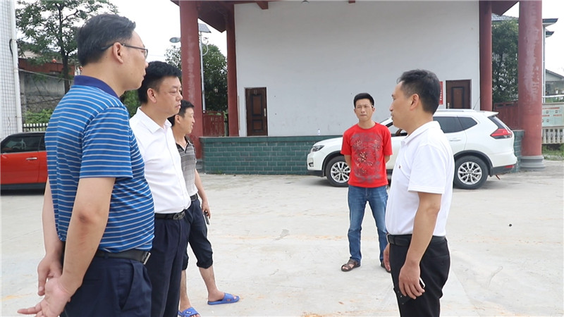 市科协调研鹤城区科普工作.mp4_20200612_160346.164.jpg