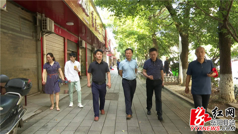 汤小娥巡查天鹅北路_副本.jpg