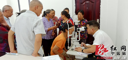 “善行湖南——万人眼健康公益行”活动走进瑶乡_副本500.jpg