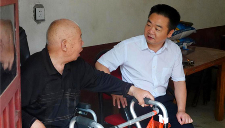 再访琵琶村 傅国平开展脱贫攻坚“三走访”