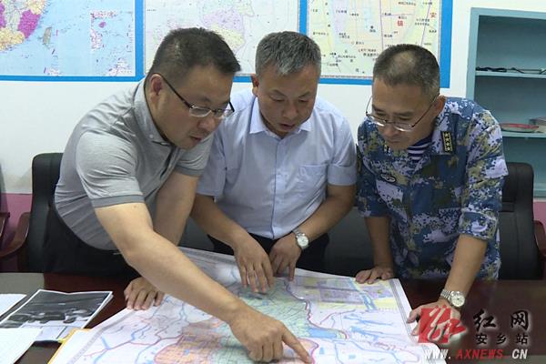 李志鹏)7月3日,市委常委,常德军分区司令员李兴刚率队来安督导调度