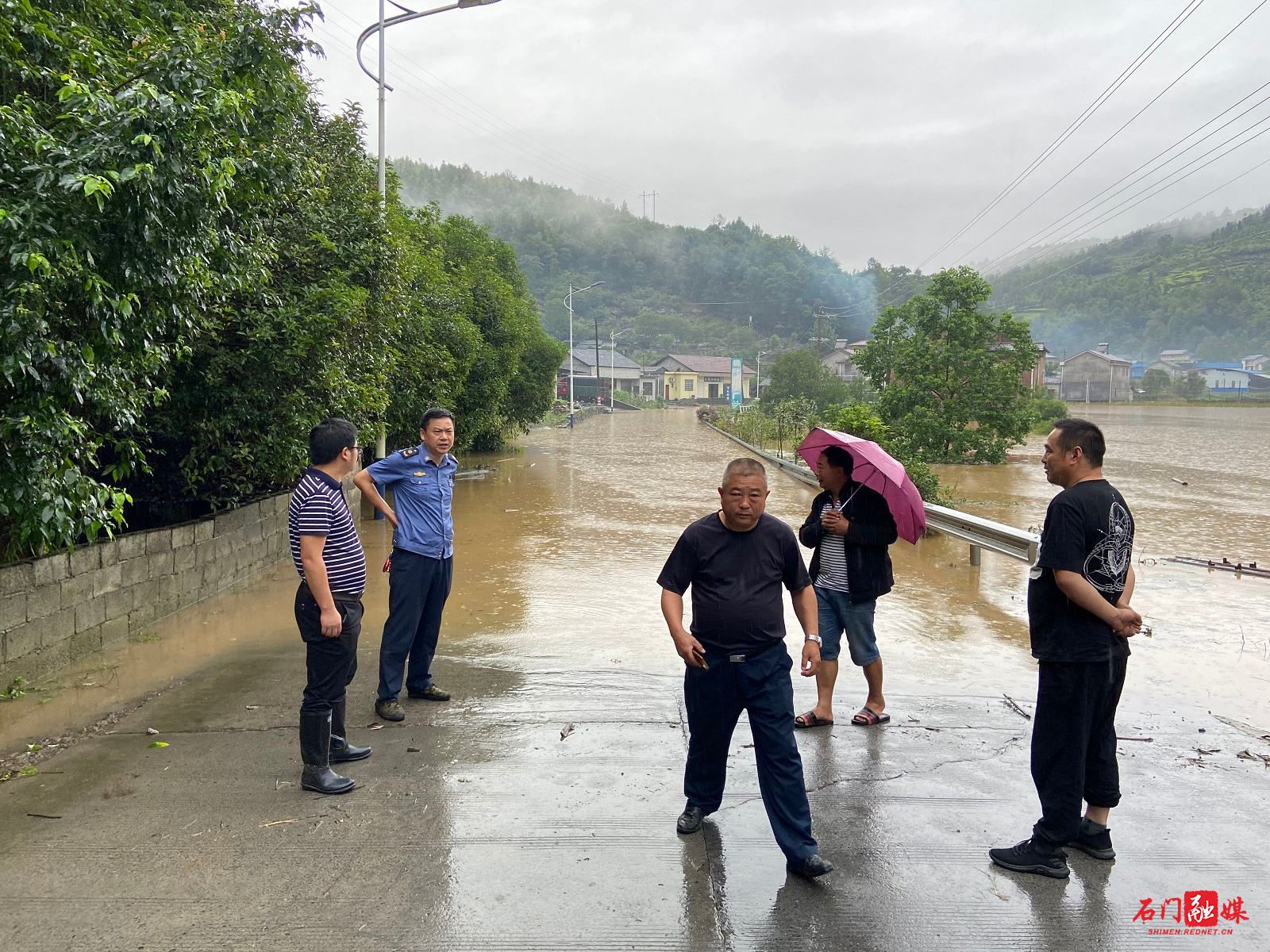 2G241国道黄虎港村田家峪路段交通管制.jpg