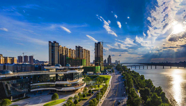 【坚决打赢蓝天保卫战】湘潭县：精细化管控 让“莲乡蓝”持续在线