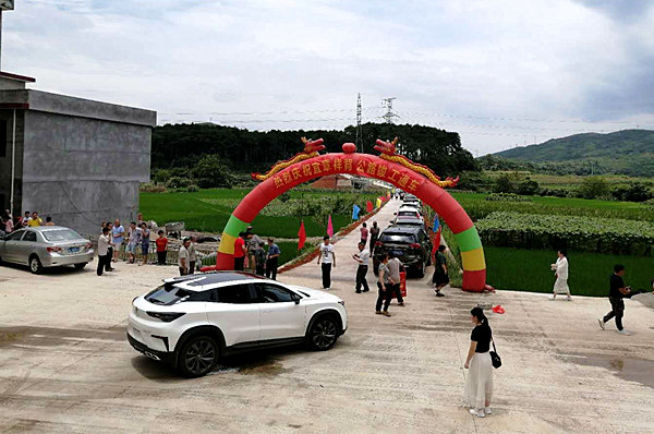 五岭镇通组公路硬化竣工通车_副本.jpg 五岭镇通组公路硬化竣工通车_副本.jpg