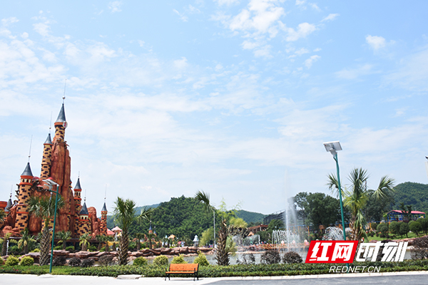 桃花江竹海旅游度假区一景。.jpg