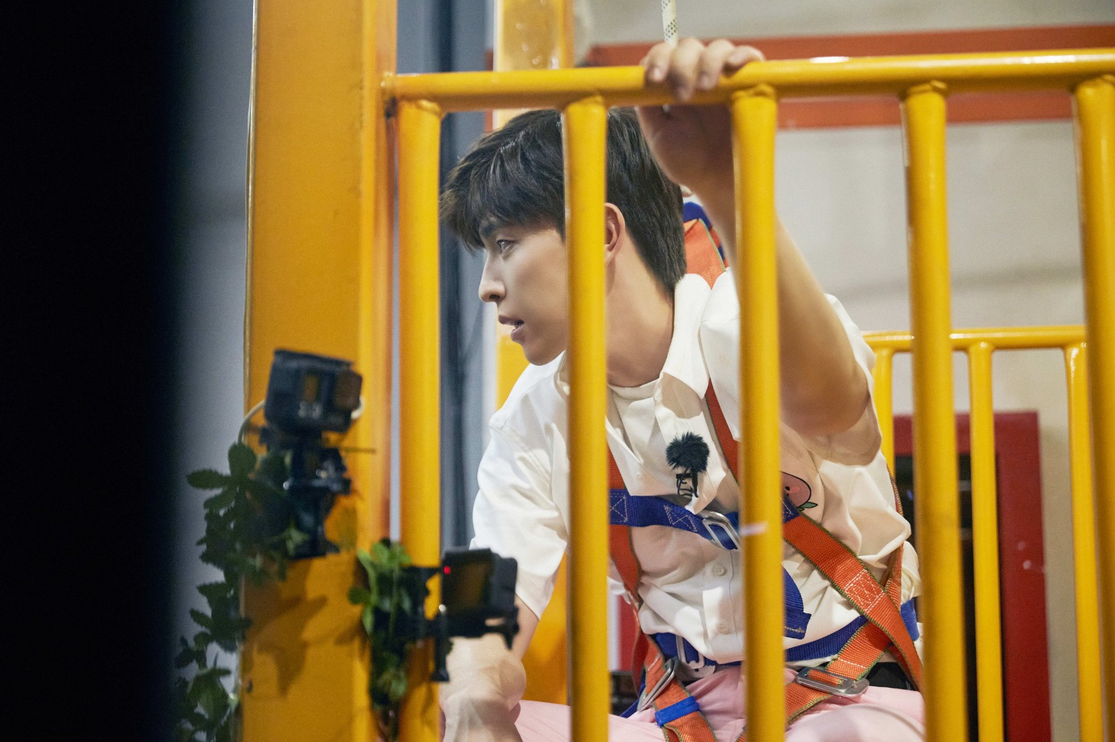 密逃2邓伦黄明昊遇高空挑战杨幂郭麒麟扬言退出节目