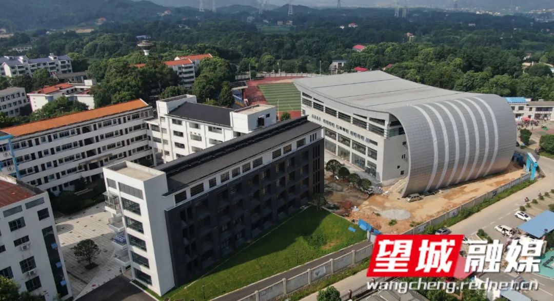 靓了提质改造后的望城二中太可了
