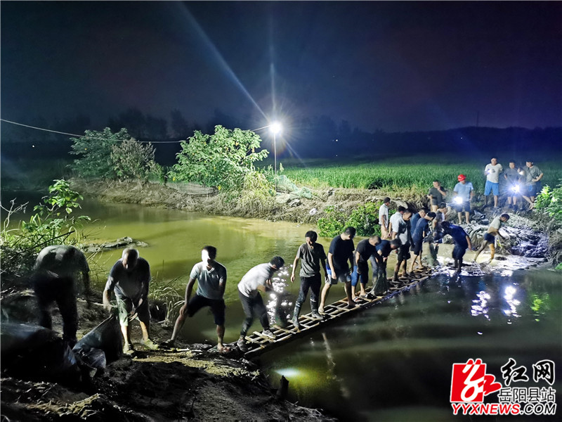 抢险现场 (1).jpg