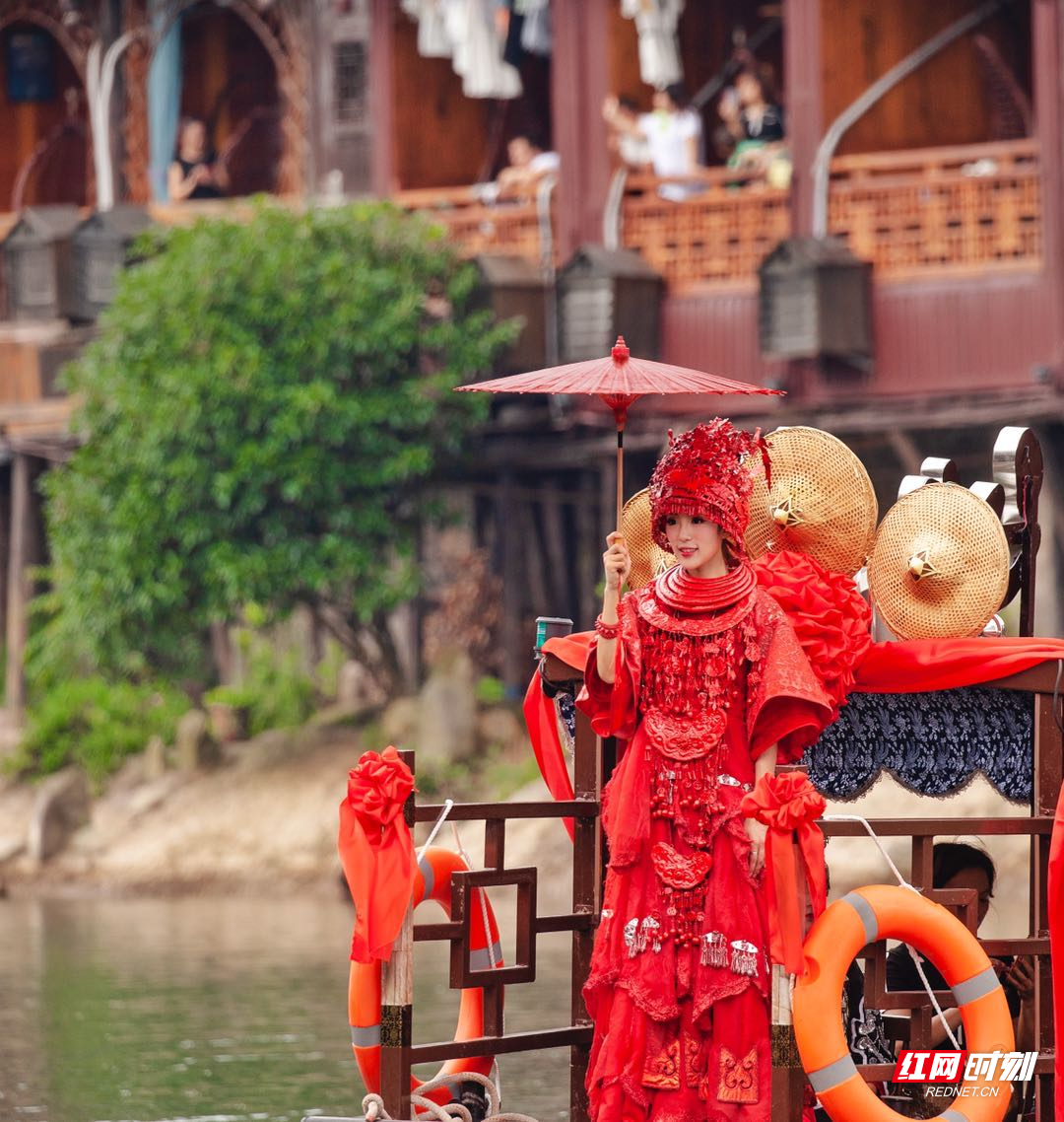 翠翠出嫁梦圆傩送不了情缘