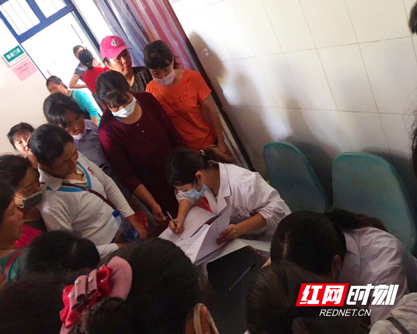 武冈：“两癌”筛查进农村 志愿服务暖人心_副本.png