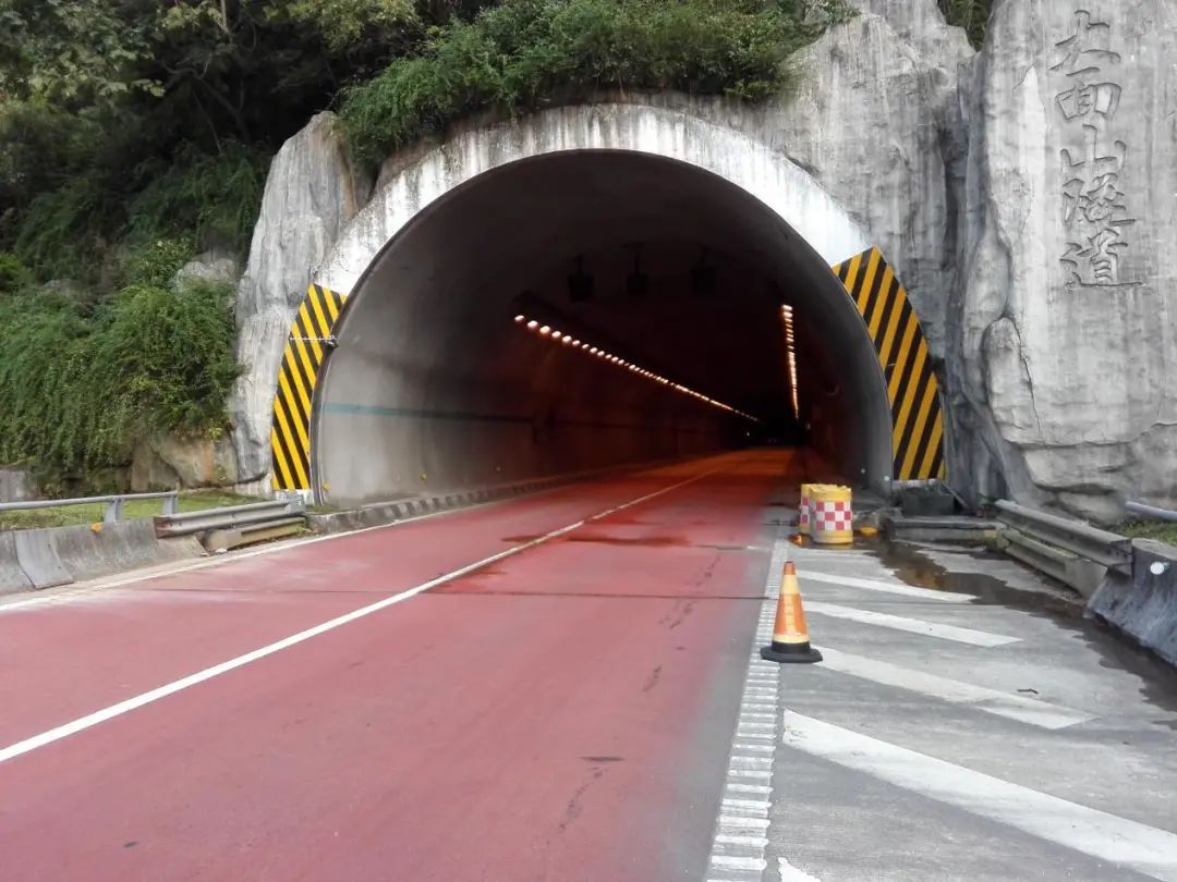 沅辰高速隧道图片