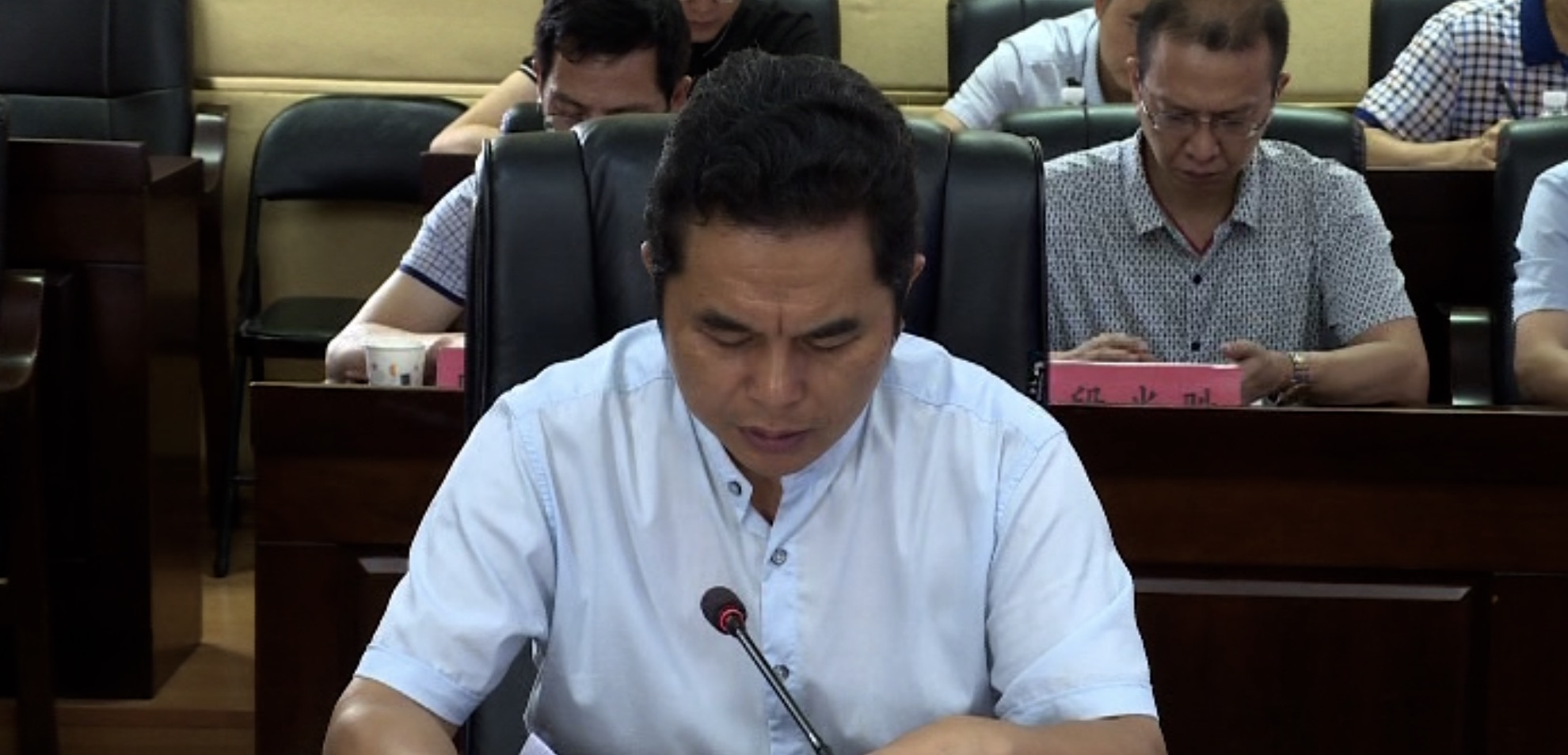 汇报会上,余岳雄汇报了我市意识形态工作情况.