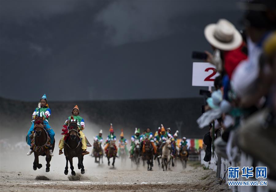 （体育）（7）西藏当雄：云端赛马