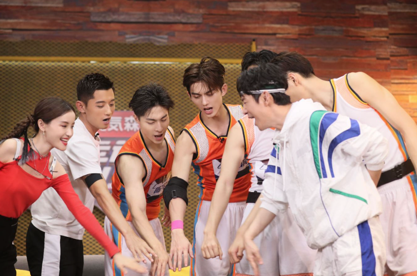 《运动吧少年》2v2速度赛道开启 张继科林丹再度出现意见分歧