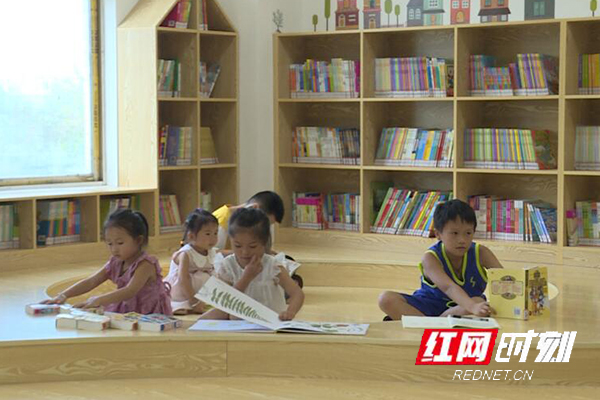 江华：全市首个少儿阅读池建成开放