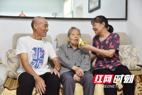 【传承好家风 共筑幸福家】周国斌家庭：勤俭节约 踏实做人