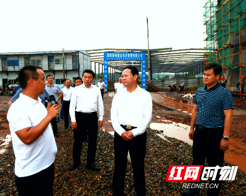 红网时刻湘西8月20日讯(团结报记者 余江明)8月19日,湘西州委书记叶红