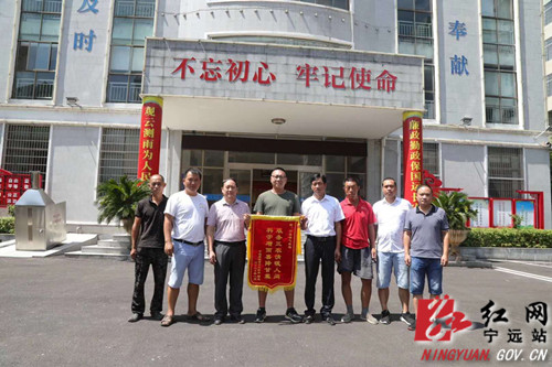 宁远：种粮大户给人工增雨服务点赞_副本500.jpg