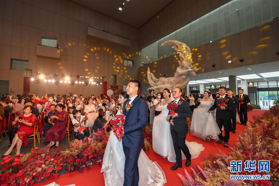 （社会）（2）长春市为抗疫一线工作者举行集体婚礼