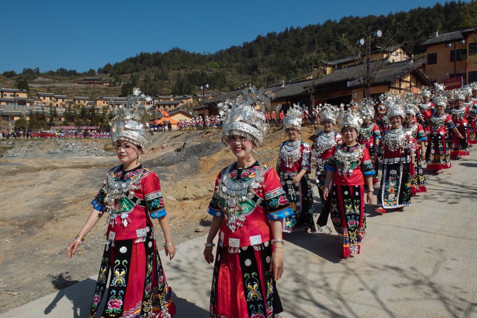 摄影丨王彬苗疆古寨精准扶贫背景下湘西传统村落影像志