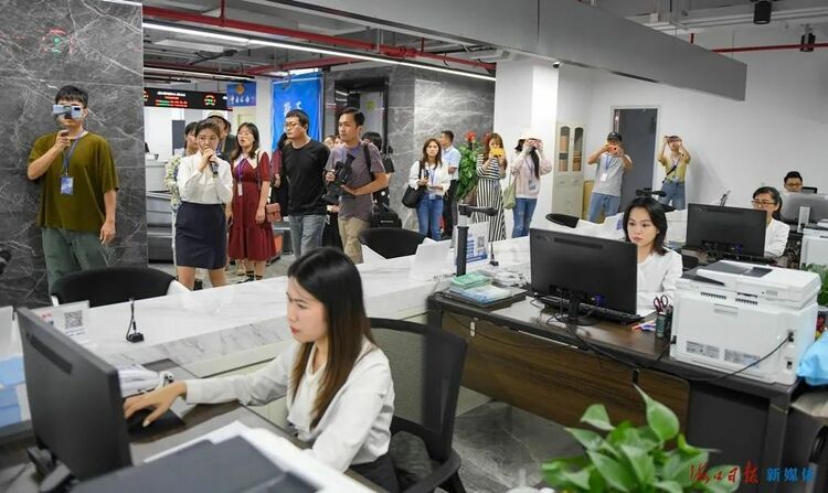 行走自贸区丨创业新平台,产业新高地!“行走自贸区”网络主题活动走进海口感受蝶变