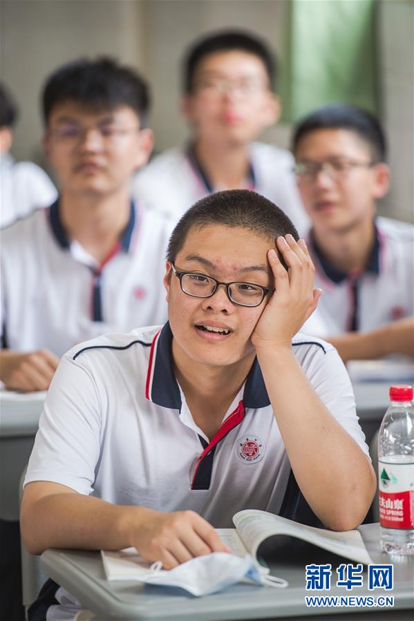 （教育）（9）武汉迎来百万学子返校开学