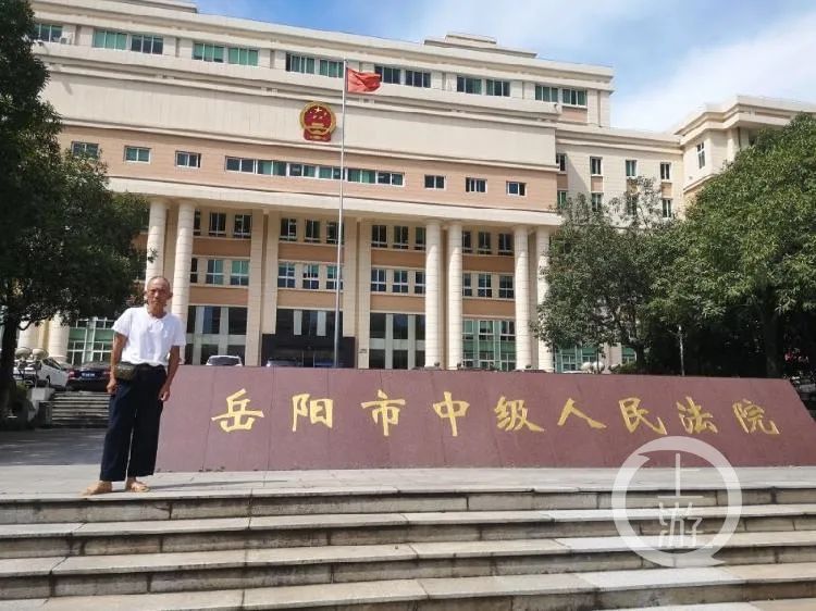潘泽黄一直想讨回30年前被扣押的疑似文物。/受访者供图