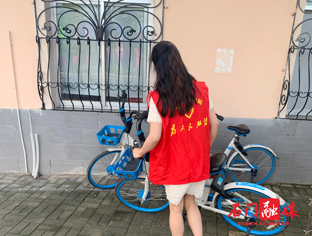 志愿者.jpg 志愿者.jpg