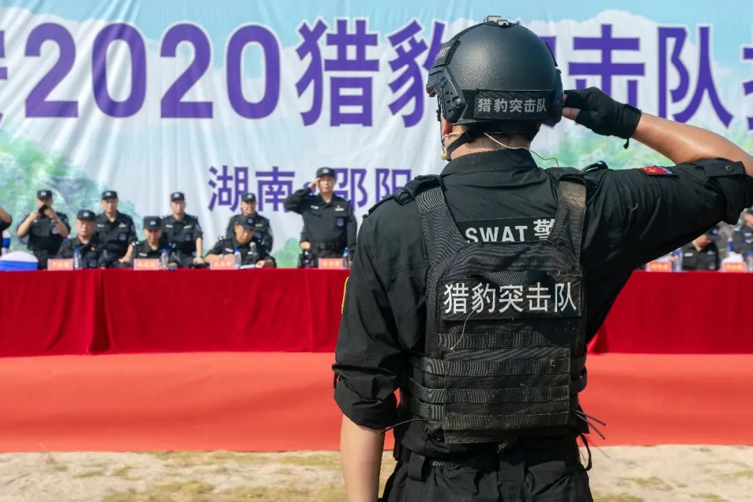 縱深掘進新時代縣域警務戰略邵陽公安舉行2020獵豹突擊隊拉動演練