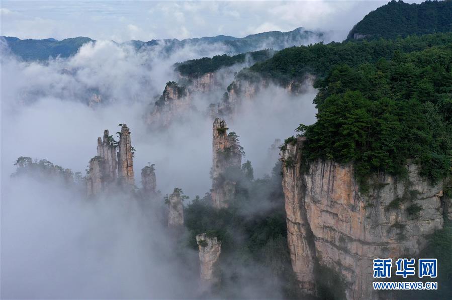 #（环境）（2）湖南张家界：云起山峰间