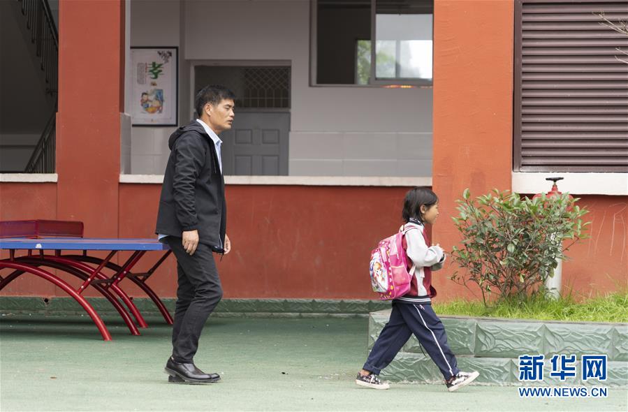 (图片故事)(7)从大别山到大凉山,只为他们
