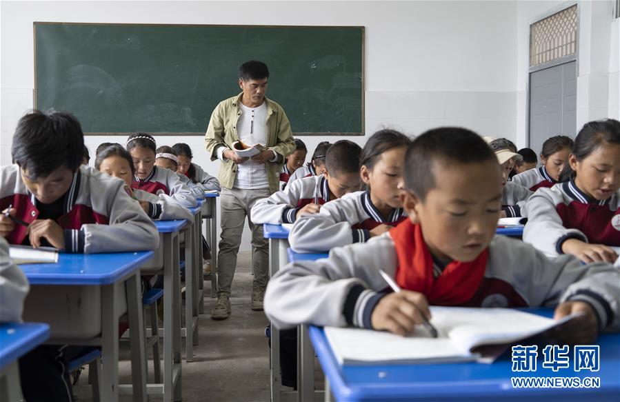 (图片故事)(1)从大别山到大凉山,只为他们