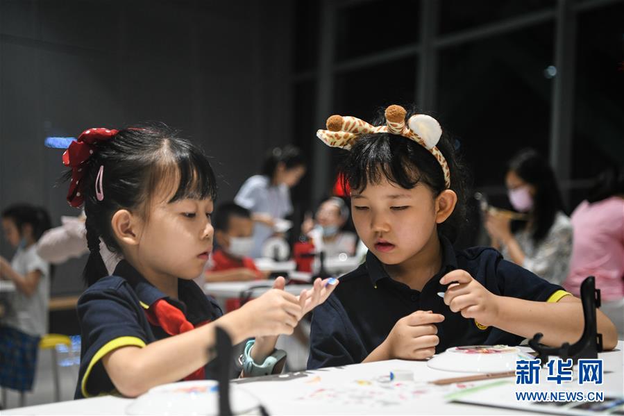 （社会）（4）成都：夜游博物馆乐趣多