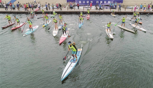 2020鱼形湖桨板邀请赛在益阳开赛 长沙妹子勇夺第一名