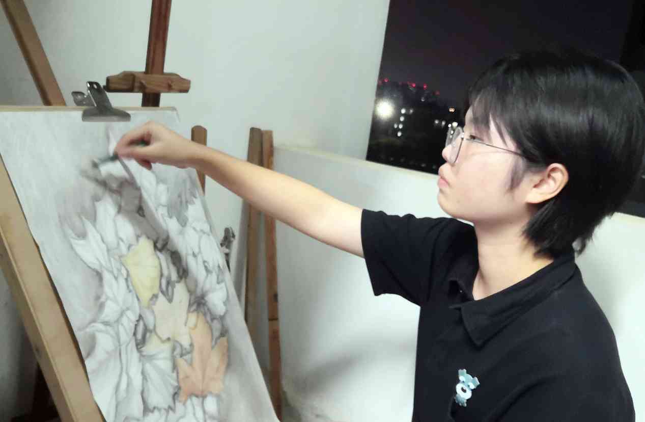 罗琪则是郑州大学动画设计专业的一名大学生