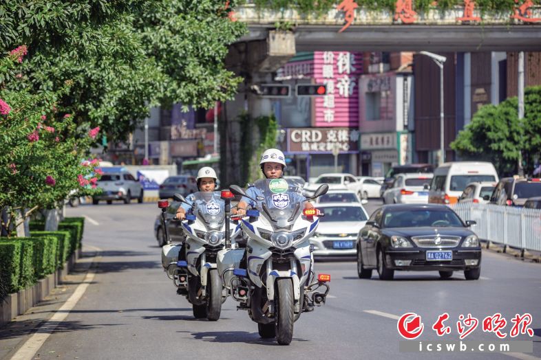 雨花多措并举消除交通顽瘴痼疾,让市民出行更加畅安。