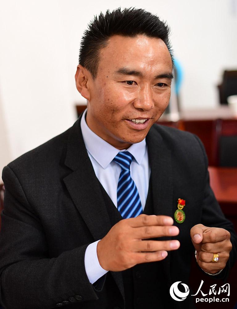 回村实践后返校继续交流和学习的学员 