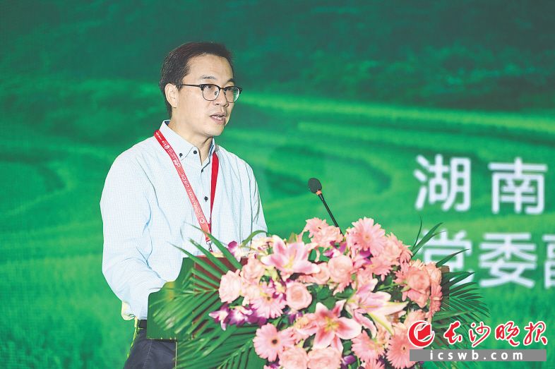 　　9月19日，湖南粮食集团举办“食品+科技”新品推介会,湖南粮食集团党委副书记、副董事长、总经理孟京 致辞。
