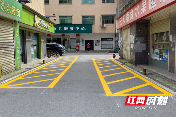 智能管理的清爽小区道路.jpg