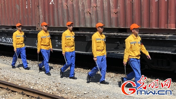 【发现最美铁路】铁海联运规模效应凸显 西部陆海新通道谋发展