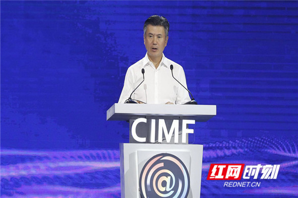 任宇昕.jpg