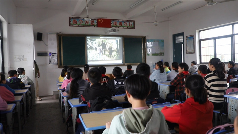 毛克文 黄金坳开展烈士日.mp4_20200930_165539.338.jpg