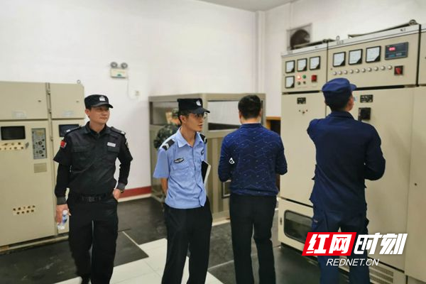 检查用电安全情况_副本.jpg